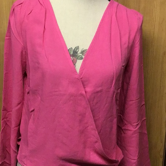 ❌DONATED❌Fuchsia Pink V-neck Surplice Long Sleeve Tie Wrists Top - Picture 4 of 11